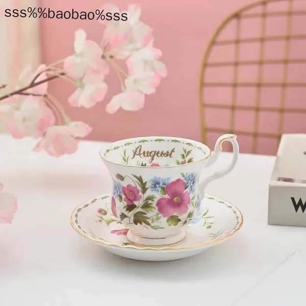 Чайная пара Royal Albert. Серия "Цветок месяца". Англия. Костяной фарфор. Клеймо 70-е гг. Сузуран в мае