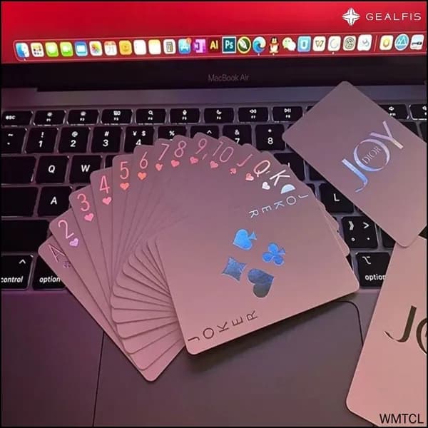 Покерные карты 54 штуки из пластика для семейных игр и магии, яркий дизайн, не ломаются
