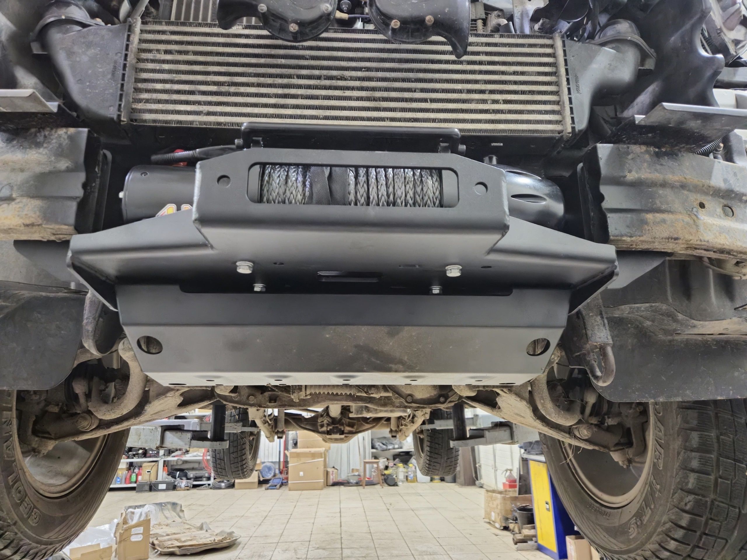 Площадка РИФ под лебёдку c защитой радиатора в штатный бампер Mitsubishi Pajero Sport 2021+ дизель Арт. RiFPS3-30001