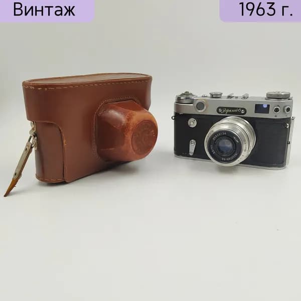 Фотоаппарат Зоркий-6 с объективом Индустар-50 в родном кофре КМЗ СССР 1959-1966 гг.