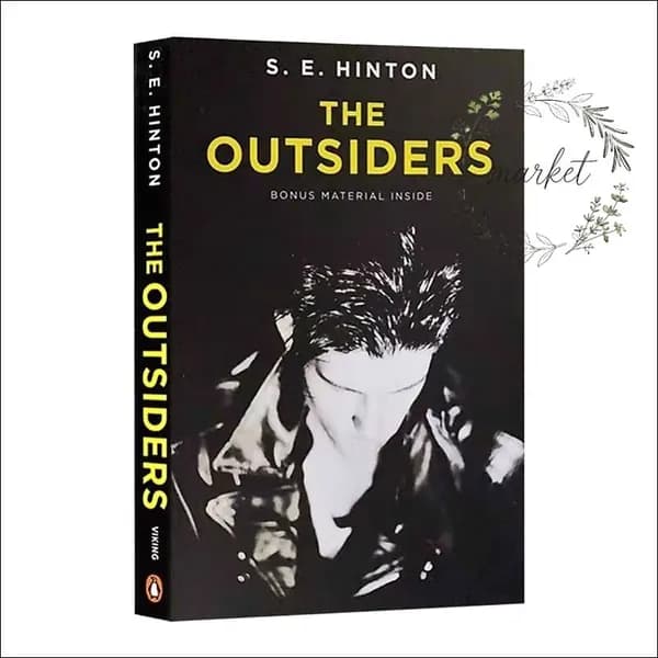 Книга The Outsiders от S. E. Hinton на английском языке Классический роман о подростках
