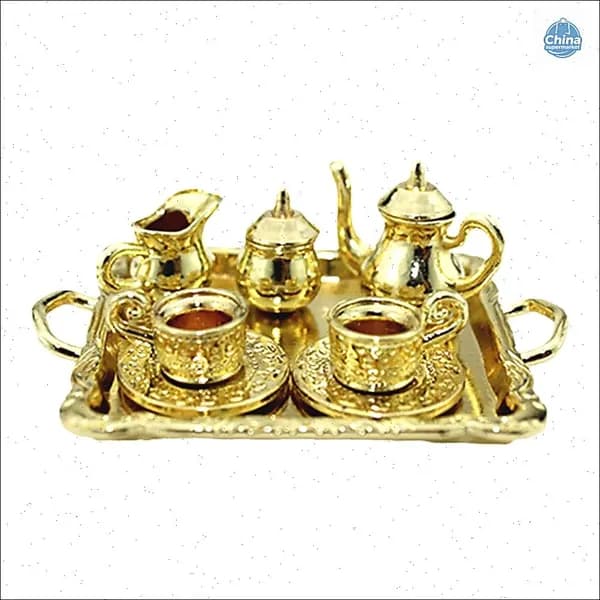 Чайный сервиз с мини-рисунком-золотой