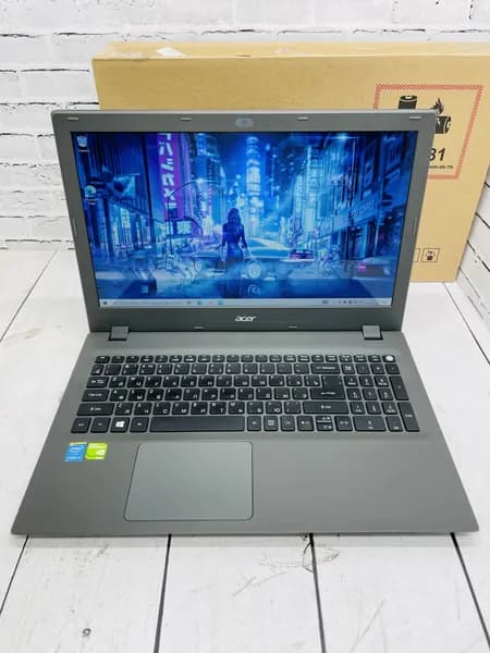 Acer E5-573G, Intel Core i3 5005U, GeForce 940 Игровой ноутбук 15.6", RAM 8 ГБ, SSD 128 ГБ, Windows Pro, Русская раскладка