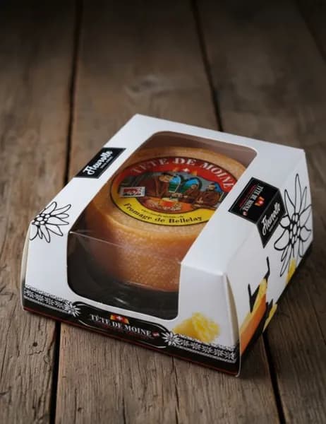 Сыр Тет де Муан подарочный набор с ножом 51% "Margot Fromages S.A", 400г