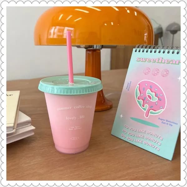Пластиковая чашка для воды Небольшая летняя кофейня