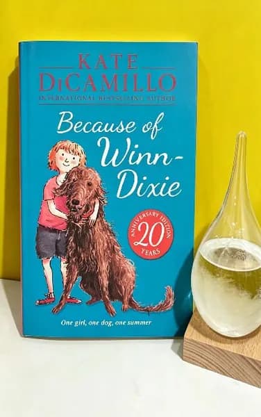 Kate DiCamillo Because of Winn-Dixie История девочки и её пса для детей, мягкая обложка