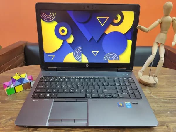 HP Ноутбук 15.6", Intel Core i7-4810MQ, RAM 16 ГБ, SSD 240 ГБ, Windows Home, черно-серый, Русская раскладка
