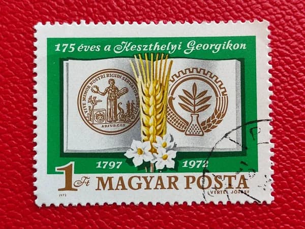 Марки Венгрия 1972. Серия: "175-я годовщина основания Сельскохозяйственной академии Георгикон в Кестхее". Гашение - см фото