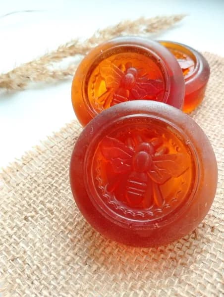 Медовое мыло с мёдом и маслом облепихи, 50 грамм, 1 шт.