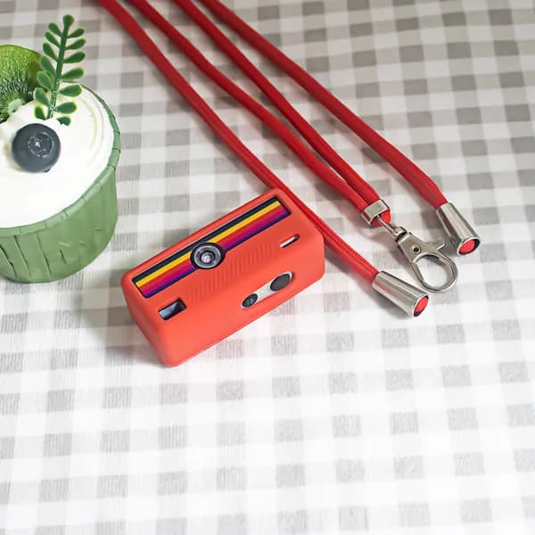 Силиконовый противоударный чехол для Kodak Charm ra с карабином, красный