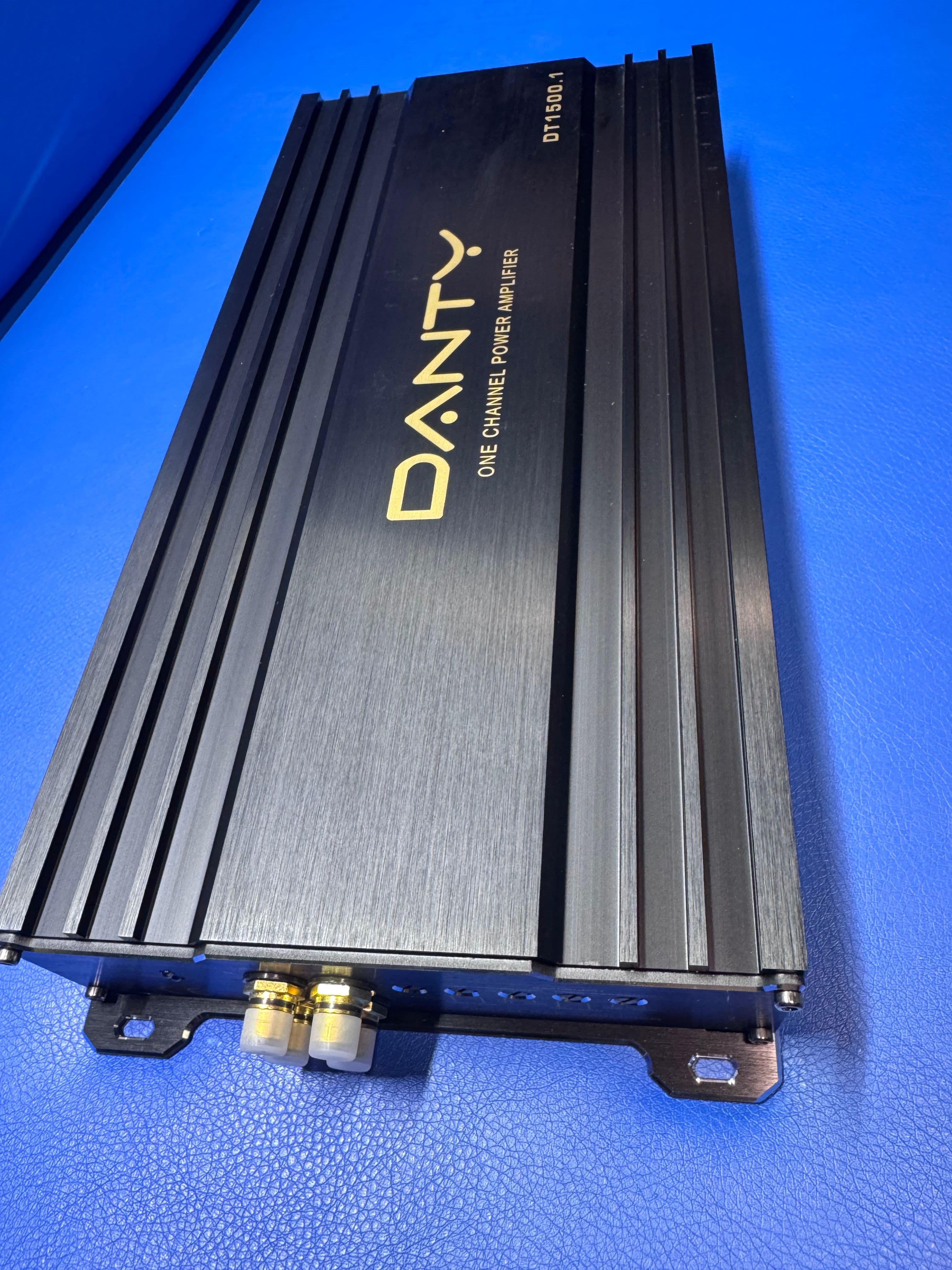 Автомобильный цифровой моно усилитель DANTY DT 1.200