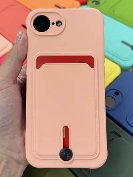 Чехол на iPhone 16 E светло-розовый с карманом.