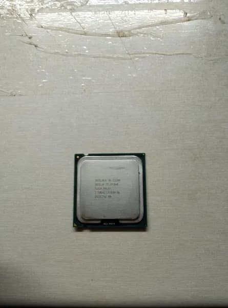 Процессор Процессор Intel Celeron E3300 2.5 Ghz BOX (без кулера)