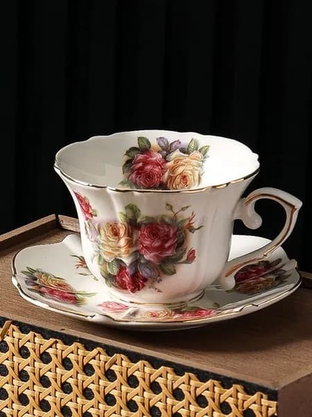 Чайная пара "Розы старой Англии", Фарфор, Royal Albert, Великобритания, вторая половина 20 века.