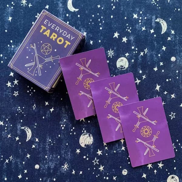 Everyday Tarot. Таро на каждый день (78 карт и руководство в подарочном футляре)