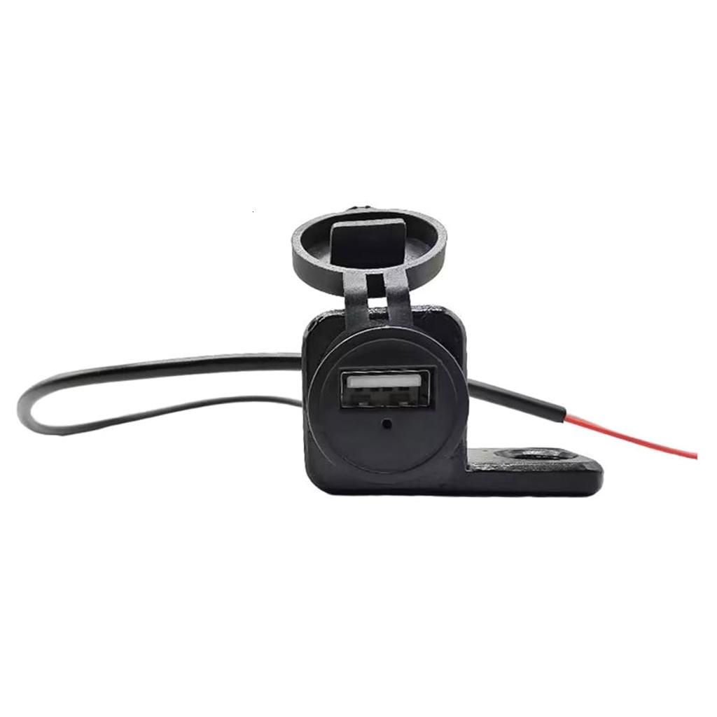 Разъем USB для зарядки телефона на мотоцикл