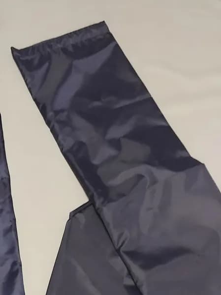 Чехол для детских беговых лыж на липучке.