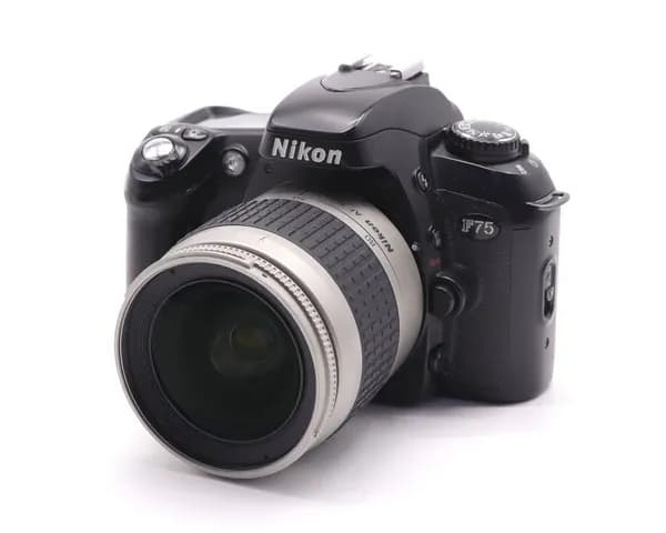 Плёночный зеркальный фотоаппарат Nikon F75 kit