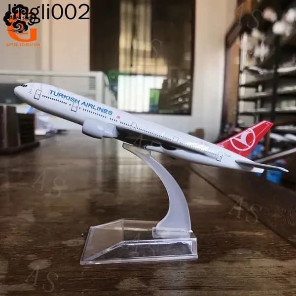 Боинг 777 турецких авиалиний, металлическая модель самолета