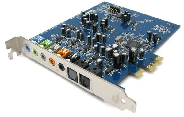Звуковая карта Creative 7.1 SB1040 X-Fi Xtreme Audio внутренняя, разъём PCI-E x1, для современных компьютеров, ОГРОМНАЯ разница со встроенной!