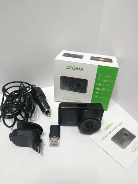 Видеорегистратор Digma FreeDrive 580 SuperHD. Товар уцененный