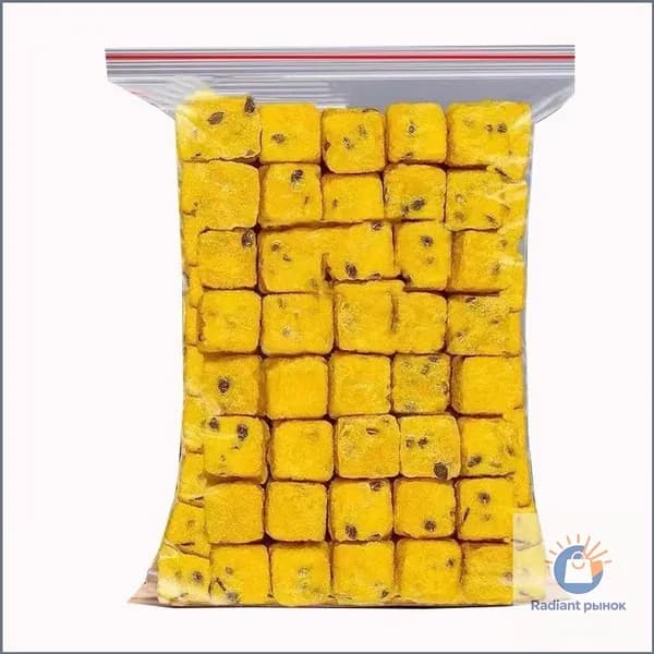 Качественный быстрорастворимый чай из маракуйи, кубики которого замачиваются в воде для приготовления фруктового напитка.