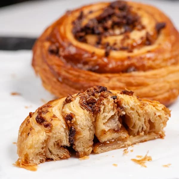 Улитка для выпекания с карамельной сгущёнкой, корицей и грецким орехом, замороженные для выпекания, 3300 грамм, 30 шт. Чизкейк ру