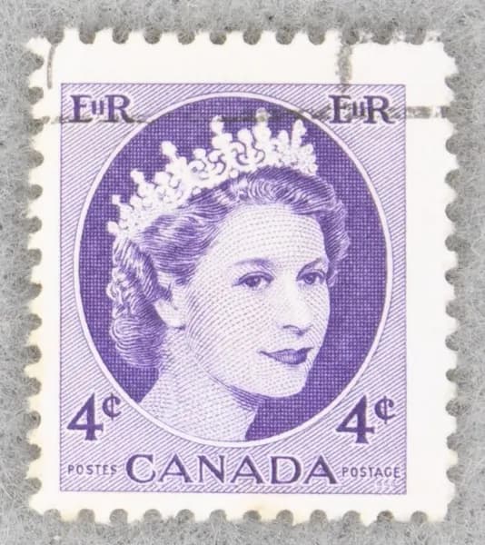Почтовая марка "Queen Elizabeth II. Wilding Portrait". Стандартный выпуск. Номинал 4 c. Canada. 1954 год. (Michel CA 293Ax)