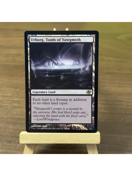 Заголовок: Волшебство в твоих руках: Уникальная карта Magic: The Gathering (MTG) с защитным протектором в подарок!