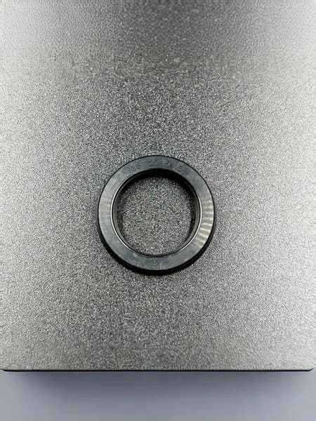 Уплотнение штока гидроподъемника Yamaha 115-250, F95-275 (64E-4384J-00) (Omax)