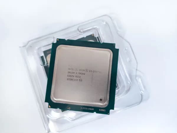Intel Серверный процессор Xeon E5 2697 v2 SR19H OEM (без кулера)