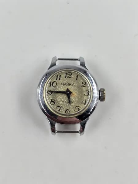 Винтажные наручные механические часы Чайка. СССР. Женские