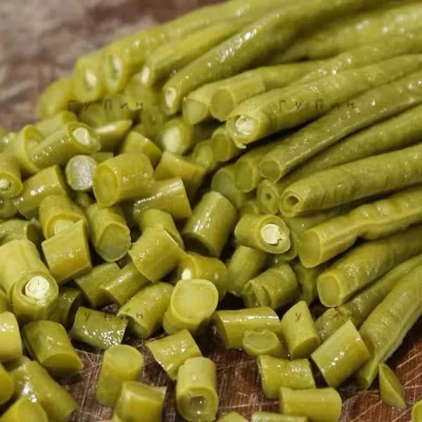 Аутентичная маринованная фасоль, квашеная капуста, готовая закуска