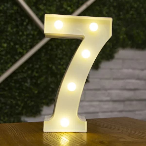 Большая светящаяся буква "Любовь" LED-украсительная фигура A-Z, размер 7