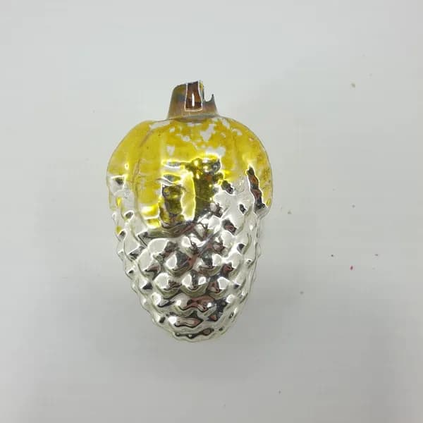 Елочная игрушка "Шишка". СССР.