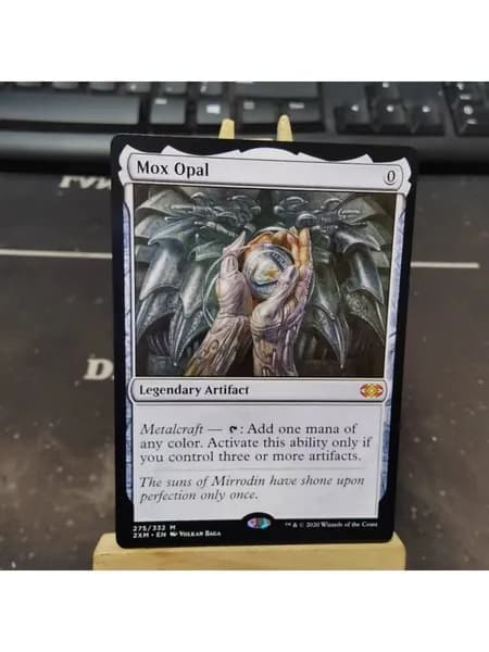 Высококачественная игровая карта Magic The Gathering, подходящая для семейных и дружеских посиделок, поставляется в прозрачном наборе.