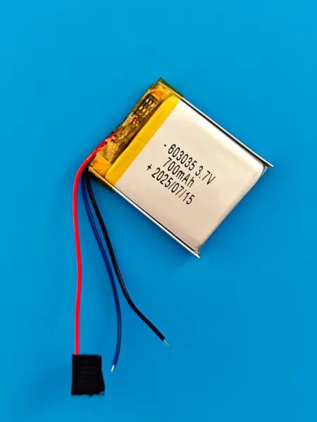 Smart Baby Watch Wonlex KT22 аккумулятор для смарт часов 3.7v 700mAh 3pin 3 провода Терабайт Маркет