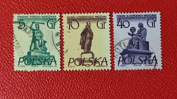 Марки Польша 1955. "Варшавские статуи и памятники". Гашение - См фото.