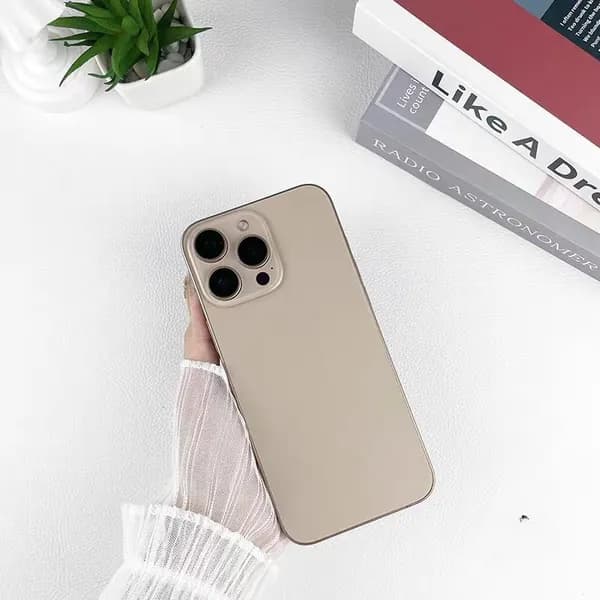 Реалистичная модель смартфона iPhone 16 Pro MAX пустынный титан (черный экран) 11