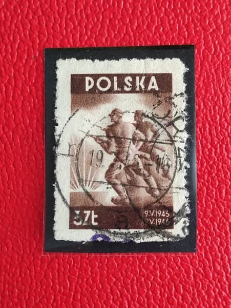Марки Польша 1946. Серия в клеммташе: " Годовщина окончания Второй мировой войны". Гашение - См фото.