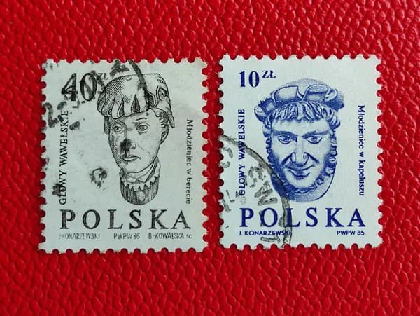 Марки Польша 1985. Вавельские головы. Гашение. Наклейка - См фото.
