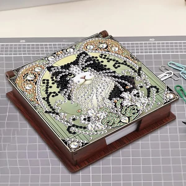 Деревянная коробка для заметок с набором страз, DIY поделка с черно-белым котом