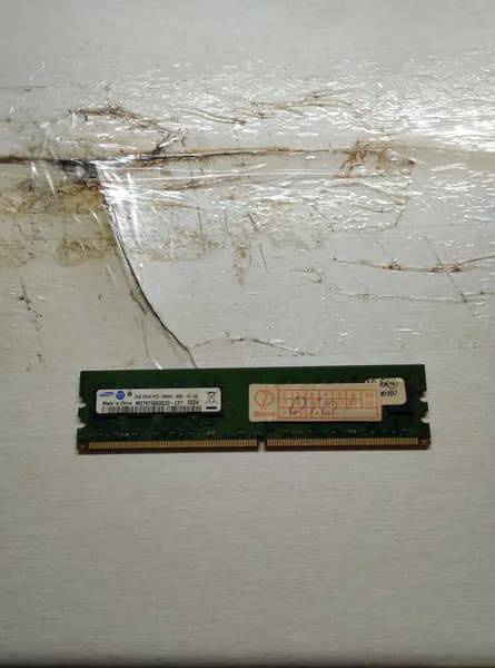 Оперативная память Оперативная память M378T5663QZ3 - CF7 1024 2GB 2Rx8 PC2 - 6400U - 666 - 12 - E3 DDR2, 1 x 2 ГБ (M378T5663QZ3 - CF7 1024 2GB 2Rx8 PC2 - 6400U - 666 - 12 - E3)