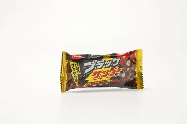 Шоколад Юраку 21г Шоколадный батончик Черный Гром Yuraku Confectionery, (Япония)