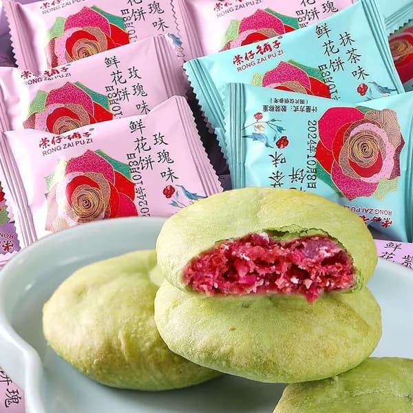 Тонкое слоёное печенье с начинкой из классической розы, свежая выпечка, питательный завтрак, десертная закуска