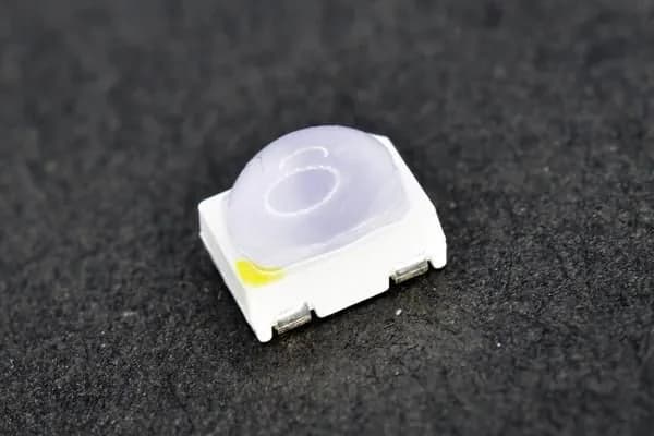 Светодиод REFOND RF-P42D6-IPL-FT ИК-передатчик 940нм SMD 4,2x2,8x3,3мм 50мА 1шт