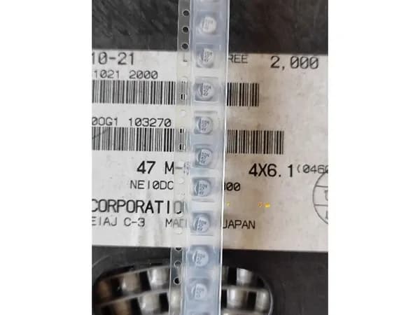 # Электролитический Конденсатор SMD # 4V220UF 6X5 Количество: 20 штук