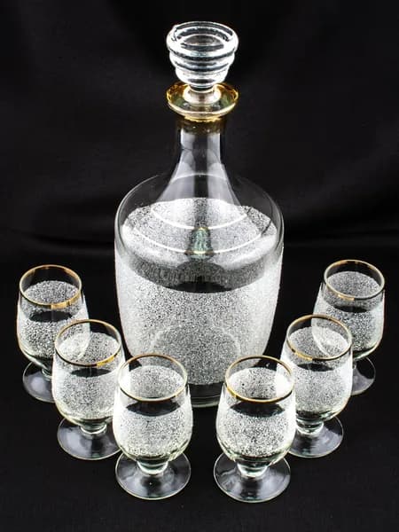Штоф со стопками, белое песочное стекло. Завод Красный гигант, СССР, 1960-1980 гг.
