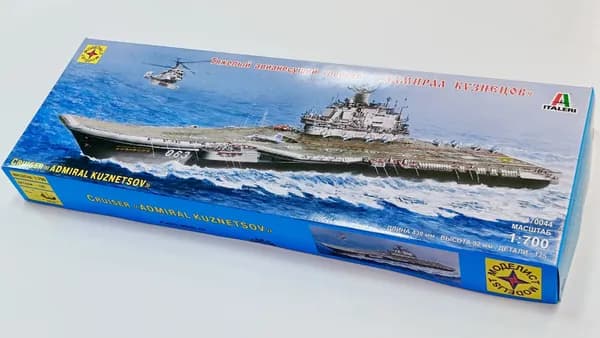 Авианесущий крейсер "Адмирал Кузнецов" Сборная модель Моделист 170044 1/700