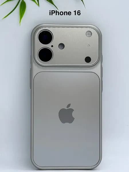 Чехол на iPhone 16